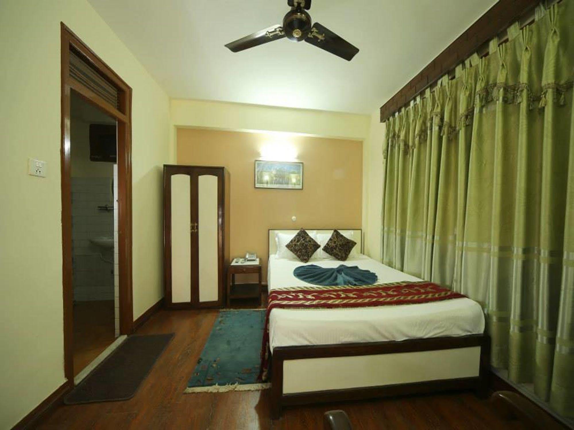 Hotel Pleasure Home Katmandu Dış mekan fotoğraf