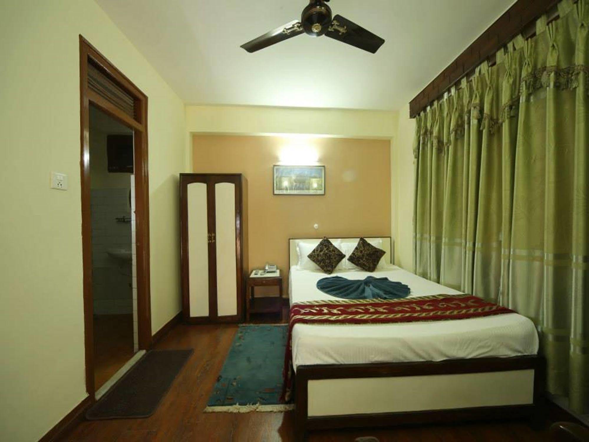 Hotel Pleasure Home Katmandu Dış mekan fotoğraf